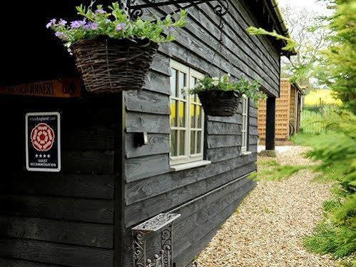 The Old Joinery Villa Calne Exterior photo